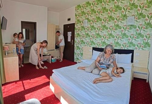 Apartament Deluxe cu 2 dormitoare și vedere la grădină photo 5